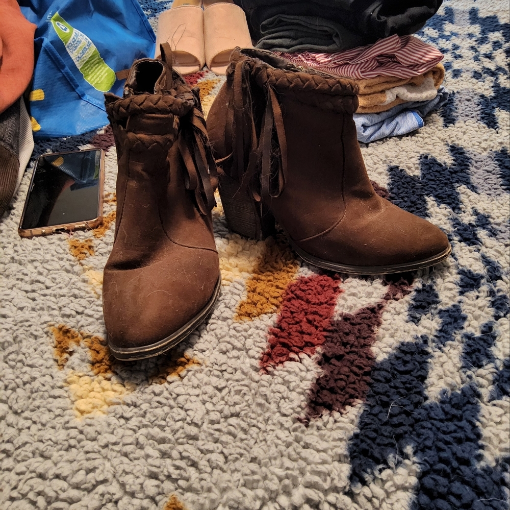 Tassel reddy brown ankle boots